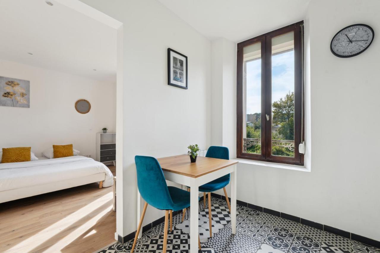 Budget Appart Avec Parking Au Centre-Ville Charleville-Mézières 外观 照片