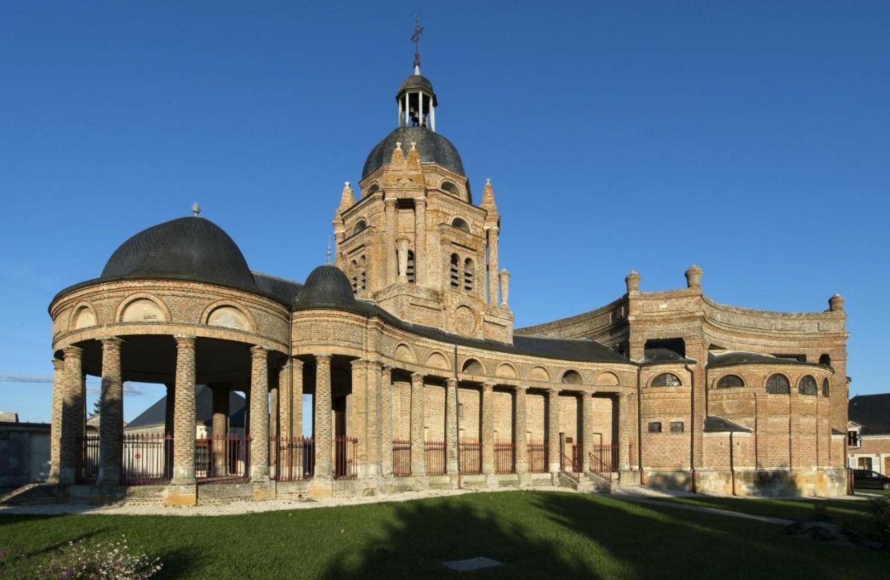Budget Appart Avec Parking Au Centre-Ville Charleville-Mézières 外观 照片